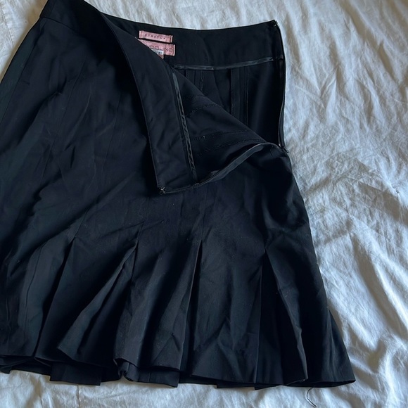 Bandolino Black Trumpet Knee-Length Skirt - Picture 1 of 4